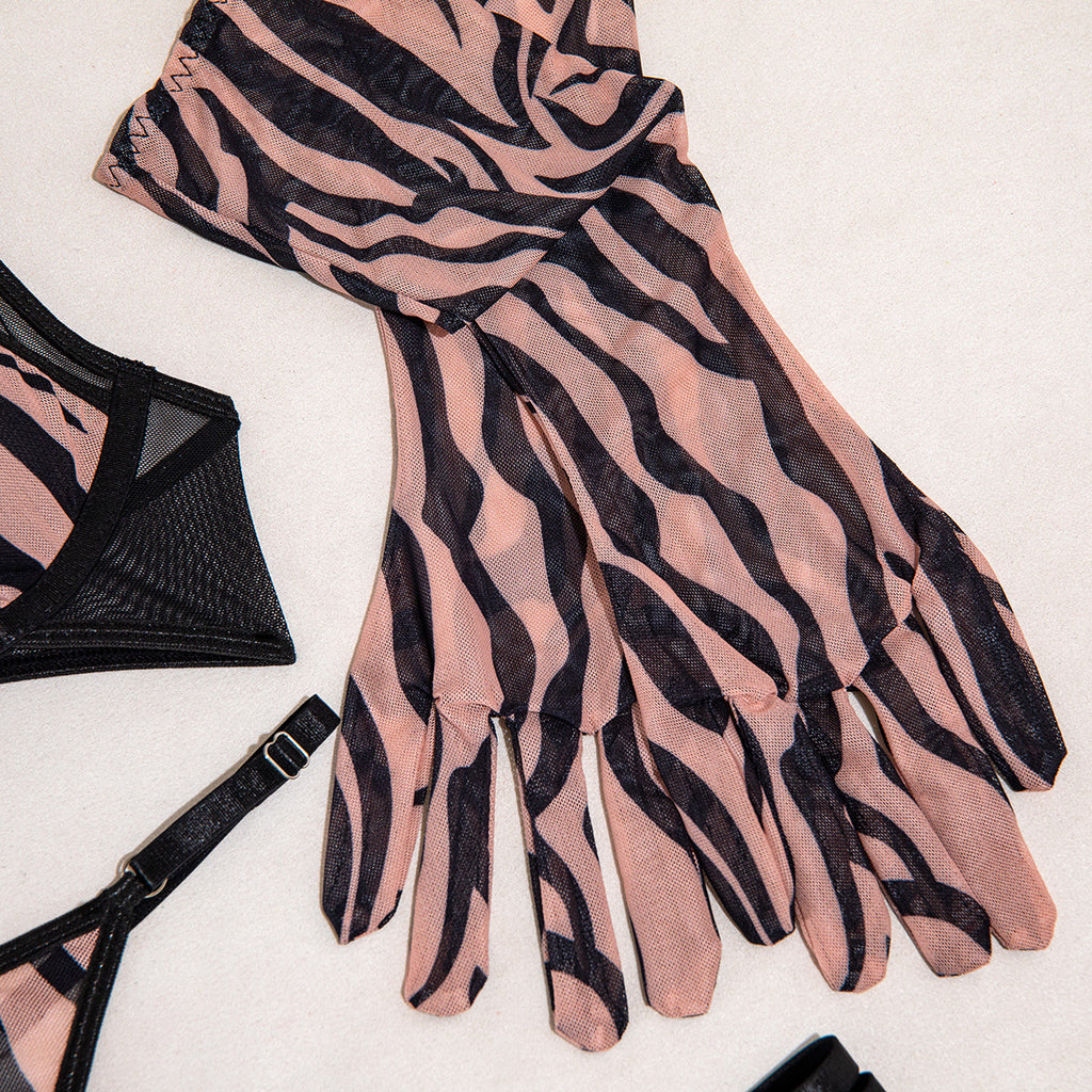 Shelliy Coquette Sheer Chain-Detail 4-Piece Lingerie Set