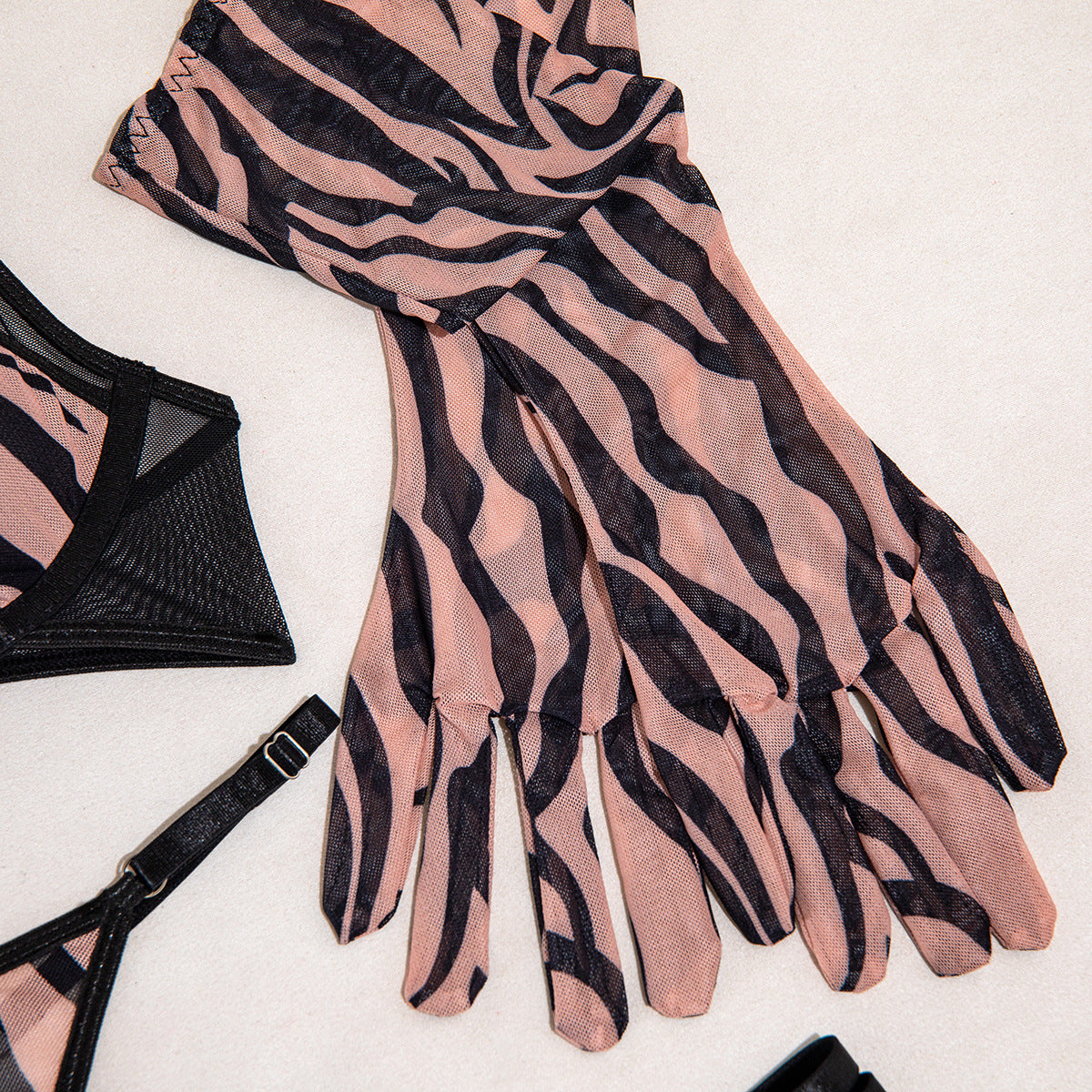 Shelliy Coquette Sheer Chain-Detail 4-Piece Lingerie Set